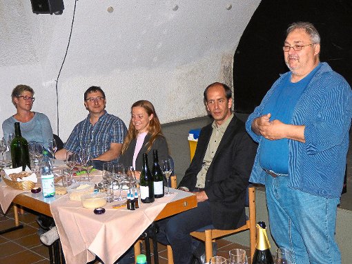 Winzer Thomas Lippert begeisterte im VHS-Seminar mit seinen Infos zur Weinproduktion.  Foto: Bombardi Foto: Schwarzwälder-Bote