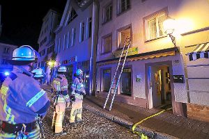 Die Feuerwehr hatte den Fokus auf das erste Obergeschoss einer Wohnung in der Villinger Brunnenstraße. Foto: Eich