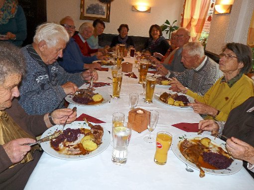 Jeden Mittwoch trifft sich die Gruppe 66 + im Rössle in Gechingen zum gemeinsamen Mittagessen und anregenden Gesprächen.  Foto: Selter-Gehring Foto: Schwarzwälder-Bote