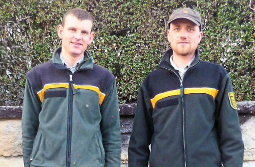 Alexander Bauer (links) und Tobias Speidel sind die Wildtierbeauftragten im Zollernalbkreis. Foto: Hahn