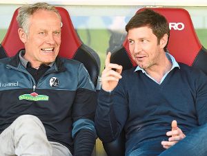 Beim SC Freiburg baut man weiter auf die Dienste von Kult-Trainer Christian Streich.  Foto: Seeger