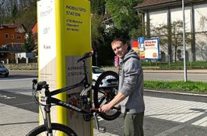Für Zweiradfahrer gibt es eine Reparaturstation. Foto: Heimburger
