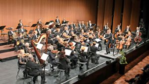 Das Sinfonieorchester Villingen-Schwenningen unter der Leitung von Achim Fiedler ist als Gast beim Neujahrskonzert in Donaueschingen. Foto: Lutz Rademacher