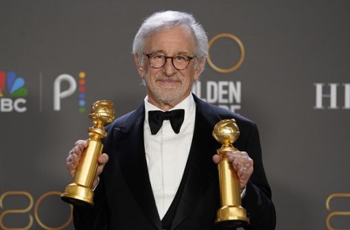 Regisseur Steven Spielberg freut sich über die Auszeichnungen bei den Golden Globes. Foto: dpa/Chris Pizzello