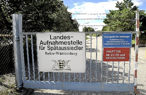 Hinter Kasernentoren: Die Empfingen Aufnahmestelle für Aussiedler wurde zunächst vom Bund betrieben, ab 2000 vom Land Baden-Württemberg. Foto: Hopp