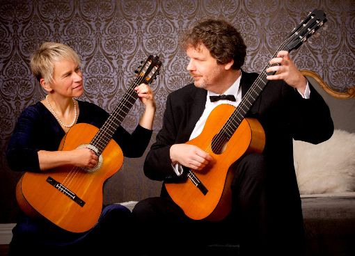 Edith Lehner und Norbert Neunzling bilden das Gitarrenduo Saitenspuren. Foto: privat Foto: Schwarzwälder-Bote