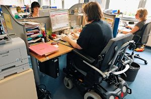 Jder zehnte Deutsche besitzt einen Schwerbehindertausweis (Symbolbild).  Foto: dpa-Zentralbild