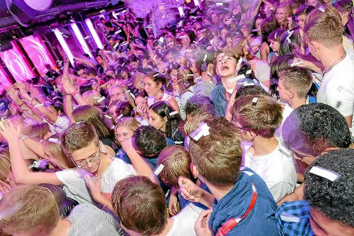 Sichtlich Spaß hatten die 1400 Jugendlichen bei der Sparkassen Party-Nacht im Top 10.  Foto: Klebitz