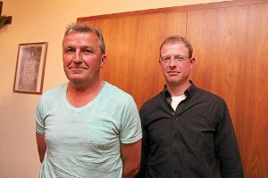 Nach zehnjähriger Tätigkeit im Ortschaftsrat Unadingen schieden Philipp Straub (vorne) und Werner Marx aus.     Foto: Bächle Foto: Schwarzwälder-Bote