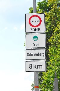 Künftig sollen nur noch Fahrzeuge mit grüner Plakette in die Umweltzone Schramberg einfahren dürfen. Foto: Wegner
