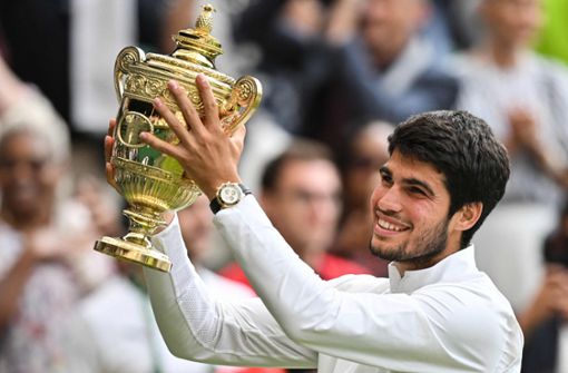Carlos Alcaraz hat in Wimbledon gewonnen. Foto: AFP/GLYN KIRK