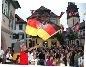 Bei den Spielen der deutschen Elf herrschte in der Vergangenheit immer beste Stimmung auf dem Haslacher Marktplatz. Foto: Archiv