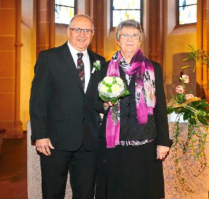 Irmgard und Horst Pfeiffer aus Lützenhardt feierten am vergangenen Sonntag ihre Goldene Hochzeit. Foto: Wagner Foto: Schwarzwälder-Bote