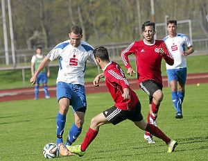 Einen verdienten Punkt holten sich Marc Bitzer (links) und der FC 07 Albstadt gegen deen Göppinger SV. Foto: Kara
