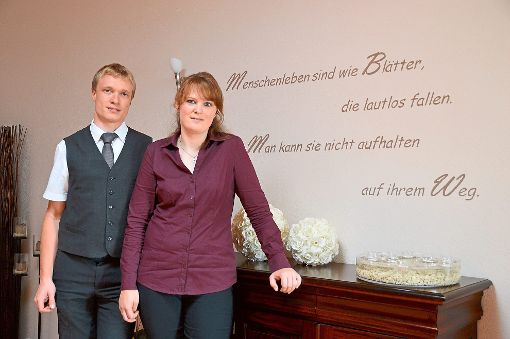 Patrick und Julia Friedrichson laden zum ersten Tag der offenen Tür in ihr Bestattungsunternehmen. Foto: Straub Foto: Schwarzwälder-Bote