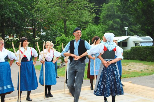 Den Gabeltanz hat die Fürstenberger Trachentanzgruppe aus Bad Rippoldsau neu in ihrem Repertoire.  Foto: Weis Foto: Schwarzwälder-Bote