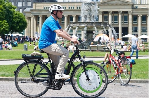 Beim Fahrrad-Test des ADAC in zwölf Metropolen haben Stuttgart und München als beste Städte lediglich die Gesamtnote durchschnittlich erreicht. (Foto: Baden-Württembergs Verkehrsminister Winfried Hermann) Foto: dpa