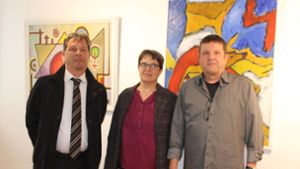 Zu Ausstellungseröffnung sind die Enkel Stefan, Sibylle und Jürgen Schmidt-Lawrenz gekommen. Foto: Steinmetz
