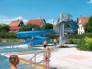 Auf das Freizeitbad der Gemeinde entfallen 2,6 Millionen Euro.  Foto: Archiv Foto: Schwarzwälder-Bote