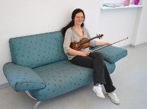 Petra Wolff unterrichtet Geige und Bratsche an der Jugendmusikschule. Foto: Seiss Foto: Schwarzwälder-Bote