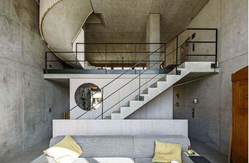 Eine Treppe wie eine Skulptur.   Foto: Mehr*Architekten/Sebastian Schels