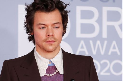 Harry Styles war einer der ersten männlichen Promis, die Perlen trugen. Foto: AFP/Tolga Akmen
