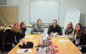 Gesprächs- und Interviewrunde bei der Firma Wölco. Fotos: Schule Foto: Schwarzwälder-Bote