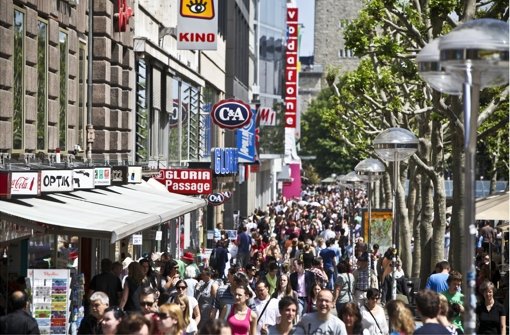Die Einwohner der Region Stuttgart verfügen über eine Kaufkraft, die deutlich über dem bundesweiten Schnitt liegt. Foto: Peter Petsch