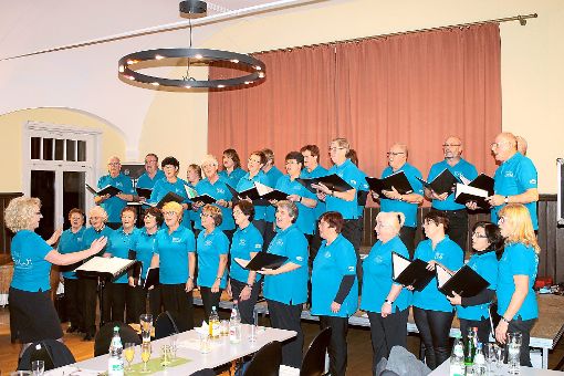Der Bochinger Laienchor feiert mit dem Liederabend im Krone-Saal Geburtstag. Fotos: Holzer-Rohrer Foto: Schwarzwälder-Bote