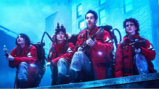 Wer hat Angst vor Gespenstern? Finn Wolfhard, Carrie Coon, Paul Rudd und Mckenna Grace (von links) in „Ghostbusters: Frozen Empire“. Foto: Sony Pictures/Landmark Media
