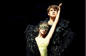 Elisa Badenes und David Moore in „Krabat“ nach Otfried Preußler Foto: Ballett