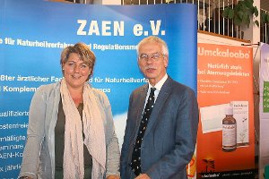 ZAEN-Geschäftsführerin Constance Nolting und der Präsident des Ärzteverbands, Rainer Stange. Foto: Adrian