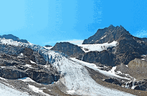 Eine eisige Zunge streckt sich zwischen den Gipfeln der Silvretta talwärts. Foto: Wiebrecht