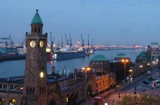Blick auf den Hamburger Hafen - bekommt die Hansestadt Olympia 2024? Foto: dpa