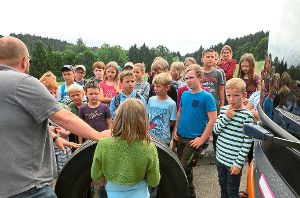 Viel gelernt haben die Viertklässler aus Niedereschach und Fischbach beim Busfahrtraining für Schüler.   Foto: Bantle Foto: Schwarzwälder-Bote