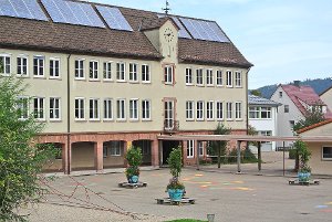 In der Wilhelm-Münster-Grundschule Baiersbronn war das  Bohnerwachs die Ursache für zu hohe Benzolwerte  Foto: Braun Foto: Schwarzwälder-Bote