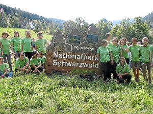 Für einen Nationalparks etzten sich im September Greenpeace-Aktivisten ein und transportierten ein Schild von Stuttgart nach Baiersbronn. Auch in der CDU gibt es jetzt Befürworter des Projekts.   Foto: Wiegert