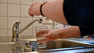 Trinkwasser in älteren Wohnhäusern kann mit der Chemikalie Bisphenol A belastet sein. Foto: Schülke