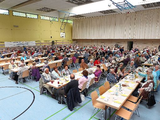 Rund 400 Senioren folgten der Einladung der Stadtverwaltung Bad Wildbad zum Seniorennachmittag.                     Fotos: Ziegelbauer Foto: Schwarzwälder-Bote