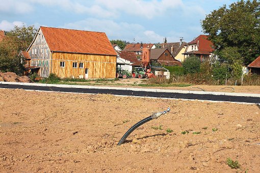 Die Erschließung der Grundstücke in der Schönbronner Ortsmitte wird teurer als erwartet. Foto: Geisel Foto: Schwarzwälder-Bote