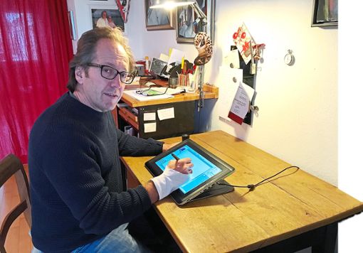 Klaus Stopper zeichnet seine Karikaturen an einem hochmodernen Grafik-Tablet. Foto: Stopper Foto: Schwarzwälder Bote