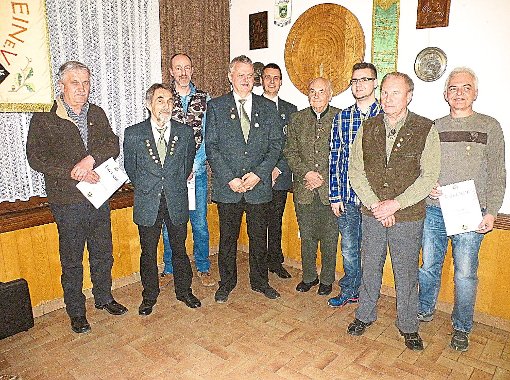 Der Schützenverein ehrte in seiner Hauptversammlung einige verdiente Mitglieder.  Foto: Pfister Foto: Schwarzwälder-Bote