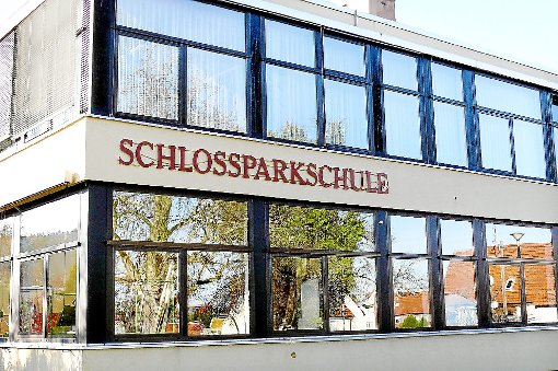 Sollen zu Gemeinschaftsschule werden: die Iselin-Schule in Rosenfeld (links) und die Schlossparkschule in Geislingen.  Fotos: Archiv Foto: Schwarzwälder-Bote