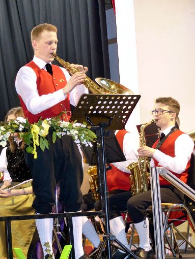 Tobias Leiber begeistert die Zuhörer mit seinem Soloauftritt mit dem Sopransaxophon. Foto: Schwarzwälder-Bote