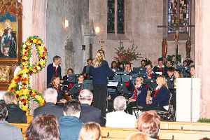 Der Musikverein präsentiert vielen aufmerksamen Zuhörern ein abwechslungsreiches Programm in der Glatter Kirche.  Foto: Vögele Foto: Schwarzwälder-Bote