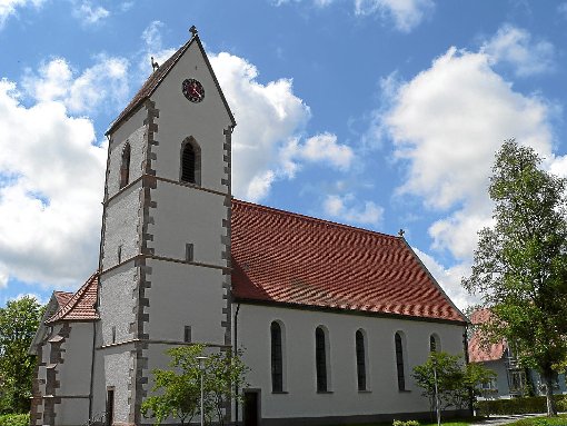 Die Teilnehmer einer Radtour erfuhren eine Menge über die Geschichte der Antoniuskirche in Mönchweiler. Foto: Archiv Foto: Schwarzwälder-Bote
