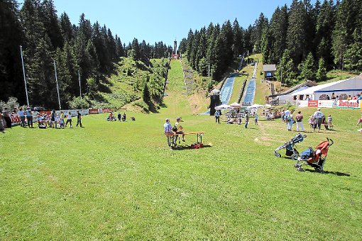 Zum Schanzenfest im Auslauf der Schönwälder Sprunganlagen lädt der Skiclub am Wochenende zum zweiten Mal ein. Foto: Wehrle Foto: Schwarzwälder-Bote