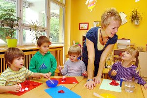 Bei der Kinderbetreuung (Symbolbild) kommen mehr Aufgaben auf die Erzieherinnen zu – auch in Rosenfeld.  Foto:  Mörath