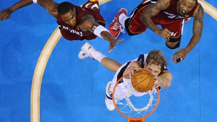 NBA: Nowitzki verlängert Vertrag in Dallas