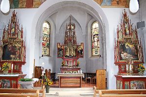 Die Dettlinger Pfarrkirche St. Pantaleon wurde 1712 bis 1717 von Baumeistern der Abtei Kloster Muri aus der Schweiz erbaut. Der Altarschrein stammt aus dem Jahr 1510. Fotos: Baum Foto: Schwarzwälder-Bote